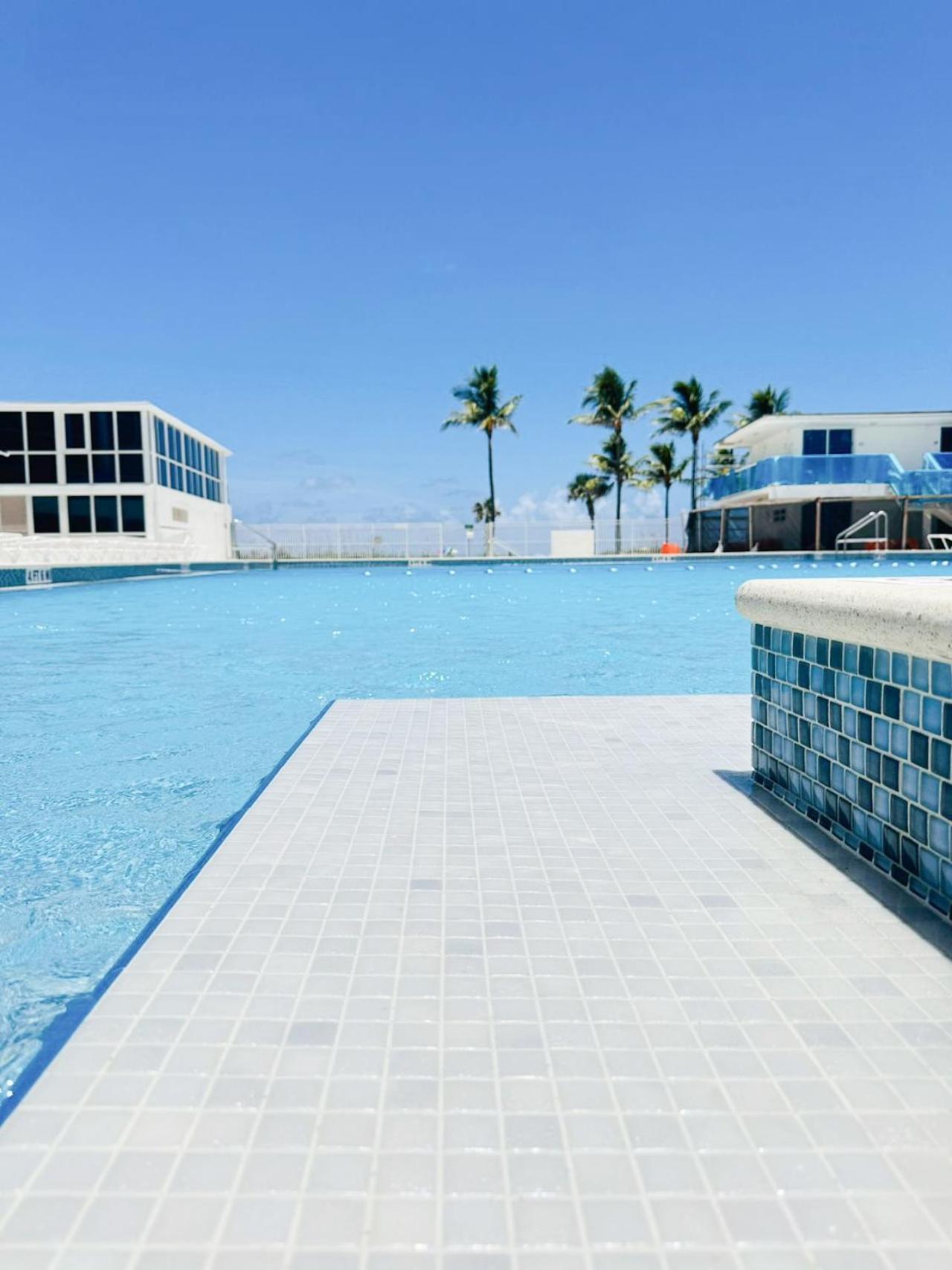 Castle 828 Oceanfront View With Balcony, Pool, Tennis, Beach Access And Free Parking! Miami Beach Exterior foto